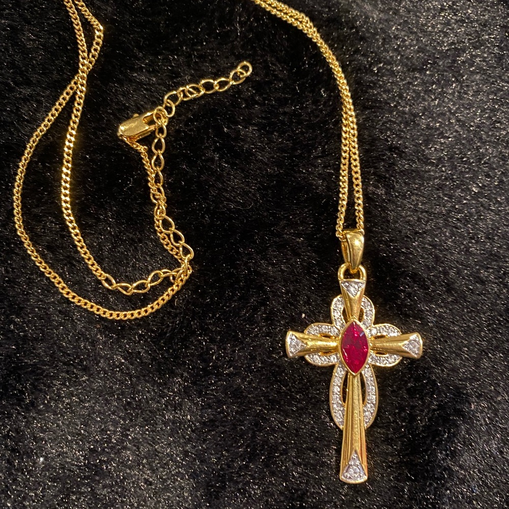 Camrose & Kross Jackie Kennedy Collection Celtic Cross necklace - Picture 4 of 4